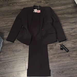 Anne Klein 4 Petite Brown Suit Jacket & Matching Pants